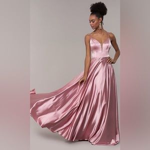 NWT Illusion V-neck dress with an caged back Size S